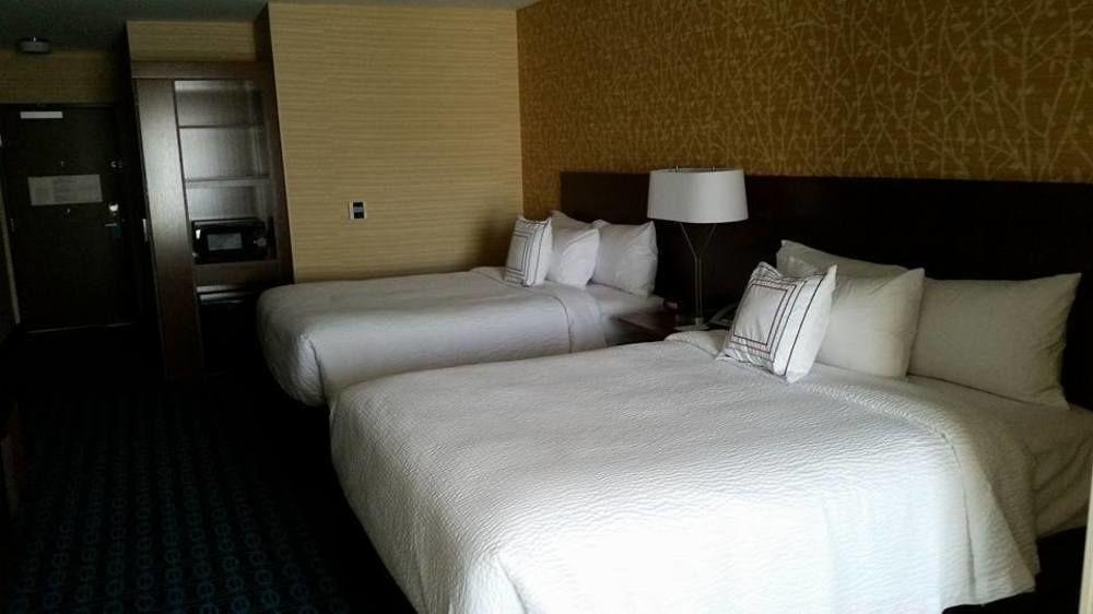 Fairfield Inn & Suites By Marriott Detroit Трой Экстерьер фото