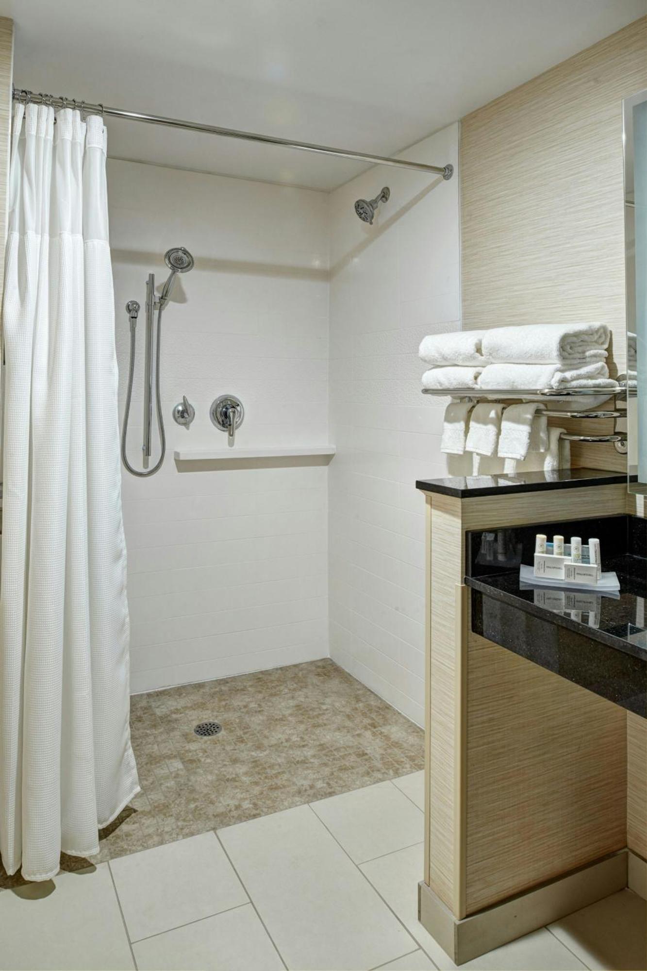 Fairfield Inn & Suites By Marriott Detroit Трой Экстерьер фото