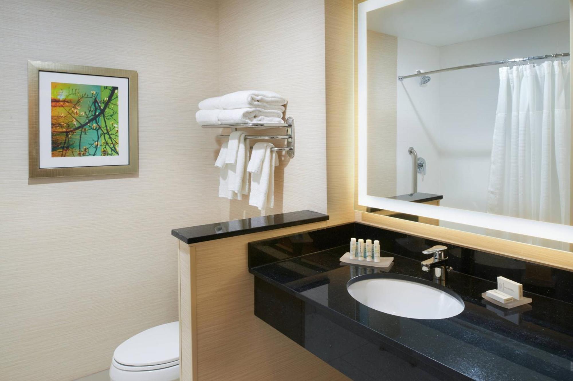 Fairfield Inn & Suites By Marriott Detroit Трой Экстерьер фото